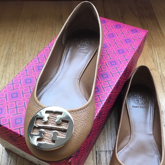 TORY BURCH TAN LEATHER BALLET FLATS - Picture 3 of 5
